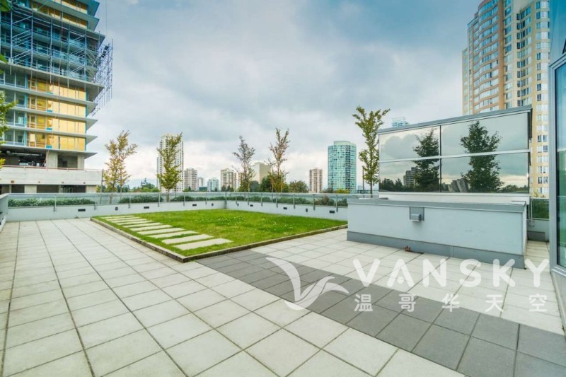 221220170205_silver balcony.jpg